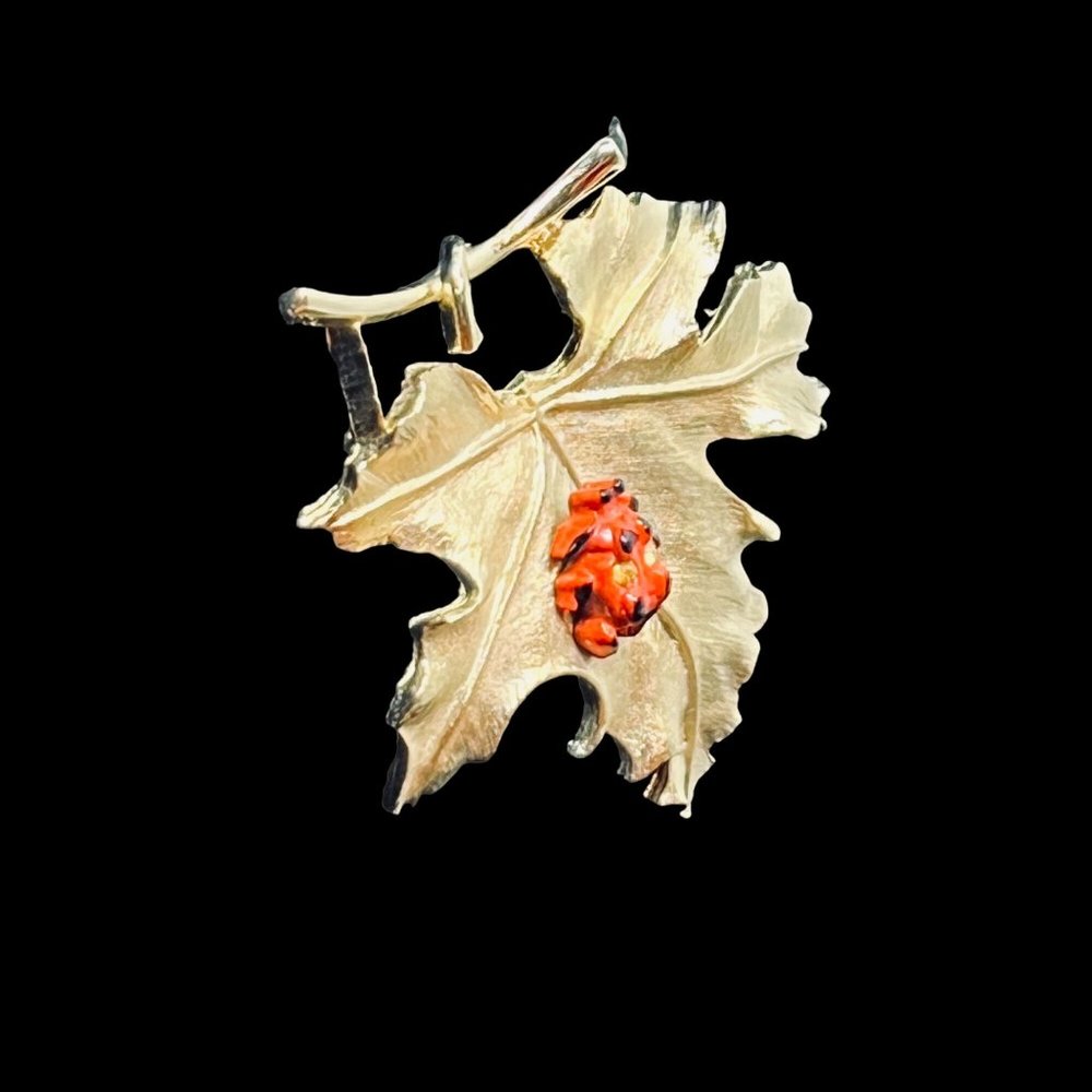 Vintage Sarah Coventry Gold Tone Leaf With Lady Bug Brooch (4626) - Picture 4 of 6
